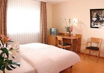 Biker Hotel Airport-Hotel am Schwimmbad in Hattersheim