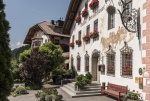 Fahrrad Hotel Strasserwirt**** Herrenansitz zu Tirol in Strassen