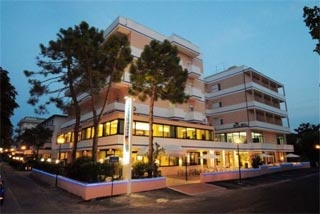 Urlaub mit der Familie Hotel Metropolitan Angebot in Cesenatico Valverde