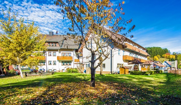 Urlaub mit der Familie Hotel- Restaurant Schw�rer Angebot in Lenzkirch / Hochschwarzwald