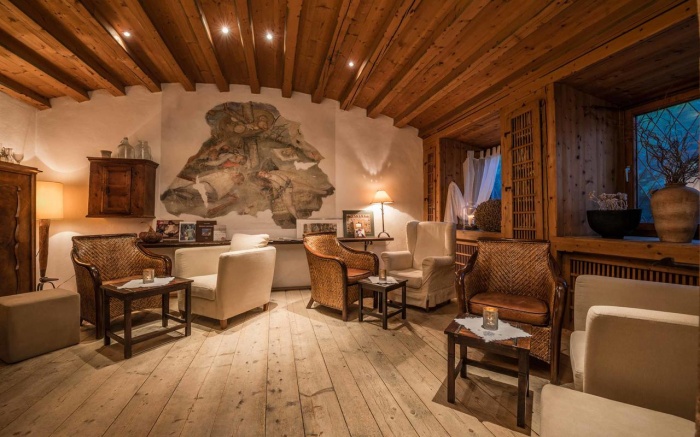Urlaub mit der Familie Strasserwirt**** Herrenansitz zu Tirol Angebot in Strassen