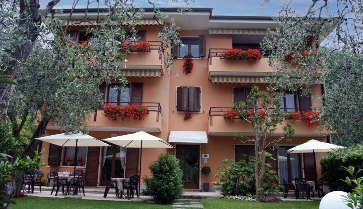 Urlaub mit der Familie Hotel Villa Nadia Angebot in Malcesine