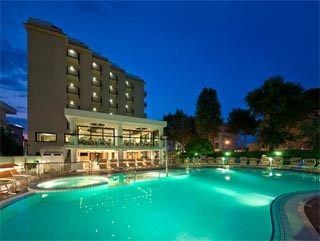 Urlaub mit der Familie Hotel 2000 Angebot in Riccione (RN)