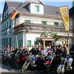 Flughafenhotel Motorrad- Wellness- Hotel Zur Krone nur 120km zum Flughafen Flughafen Erfurt Flughafenhotel Motorrad- Wellness- Hotel Zur Krone nur 120km zum Flughafen Flughafen Erfurt