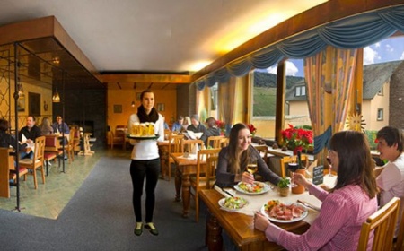 Airporthotel Hotel/Restaurant zur Linde in Reil an der Mosel