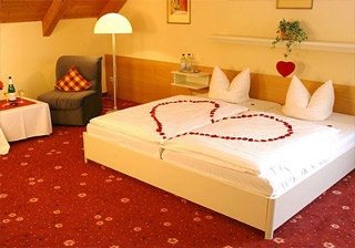Airporthotel Hotel Restaurant H�henblick in M�hlhausen im T�le