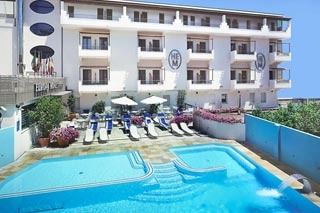 Familie Urlaub Europa Monetti Lyfestile Design Hotel in Cattolica (Rn)