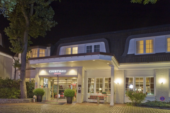 Courtyard by Marriott Hamburg Airport in Hamburg
