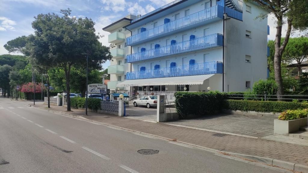 Motorrad Hotel Paris in Lignano Sabbiadoro in Venedig