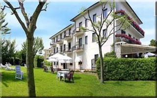 Hotel for Biker Hotel Fornaci in Peschiera del garda in Gardasee