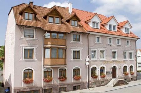 Unser Partnerhaus Hotel-Restaurant Zum Hirschen in Donaueschingen aktualisiert gerade seine Haus-Fotos. Bitte besuchen Sie uns in den kommenden Tagen erneut.