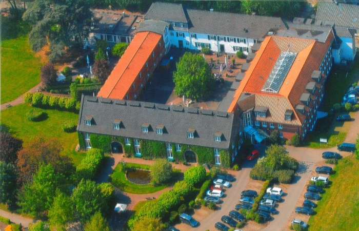 Flughafen Hotel Clostermanns Hof liegt nur 9km vom Flughafen KÃ¶ln/Bonn entfernt.
