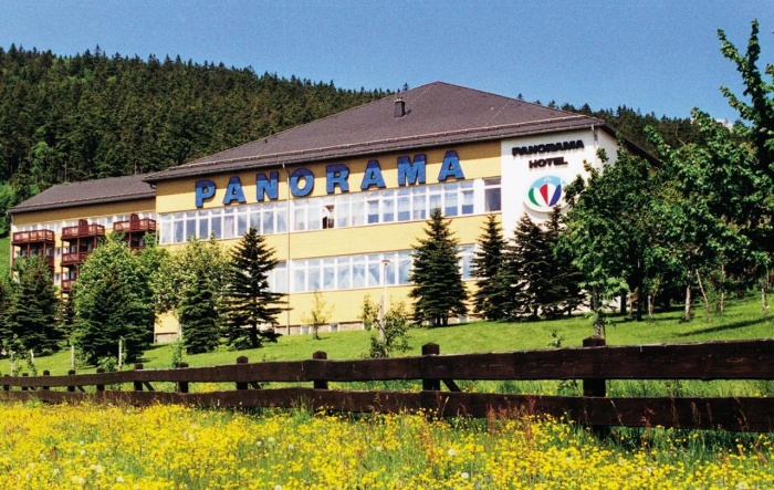 Unser Partnerhaus Panorama Hotel Oberwiesenthal in Oberwiesenthal aktualisiert gerade seine Haus-Fotos. Bitte besuchen Sie uns in den kommenden Tagen erneut.