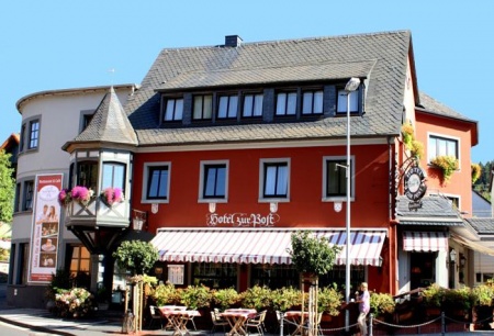Unser Partnerhaus Hotel zur Post in Waldbreitbach aktualisiert gerade seine Haus-Fotos. Bitte besuchen Sie uns in den kommenden Tagen erneut.
