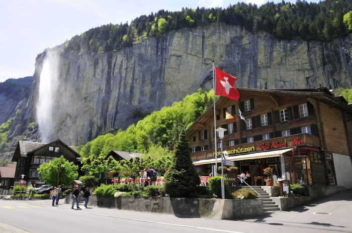 Unser Partnerhaus Hotel Restaurant SchÃ¼tzen in Lauterbrunnen aktualisiert gerade seine Haus-Fotos. Bitte besuchen Sie uns in den kommenden Tagen erneut.