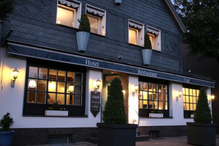Unser Partnerhaus Hotel Villa Verde in DÃ¼sseldorf aktualisiert gerade seine Haus-Fotos. Bitte besuchen Sie uns in den kommenden Tagen erneut.
