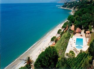 Unser Partnerhaus Hotel Villaggio Lido Paradiso Club in Marina di Pisciotta(SA) aktualisiert gerade seine Haus-Fotos. Bitte besuchen Sie uns in den kommenden Tagen erneut.