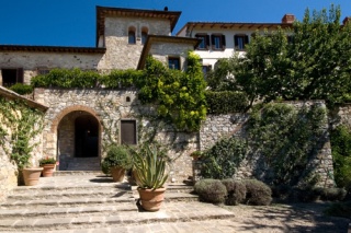 Motorcycle Hotel Relais Vignale in Radda