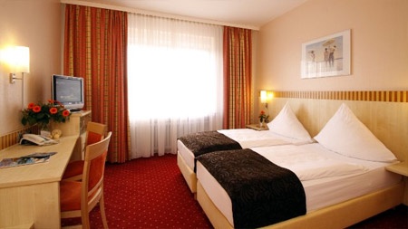  Our motorcyclist-friendly Hotel Restaurant Kaiserhof  