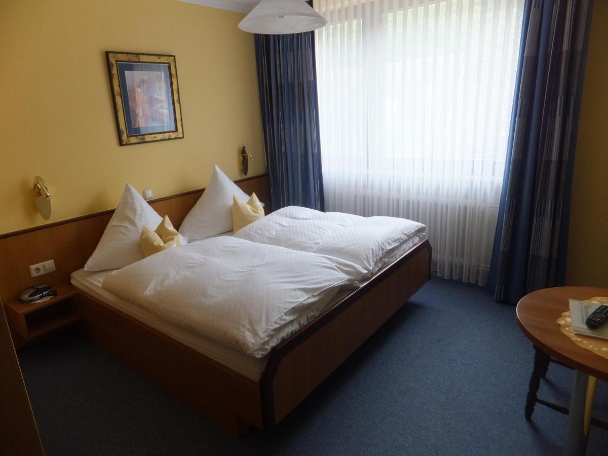 Biker Hotel Weinhotel Hubertus Garni in Klotten