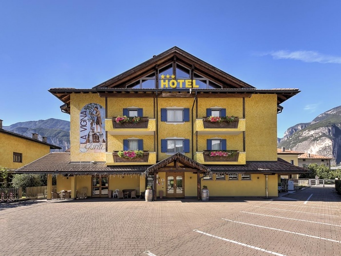  Our motorcyclist-friendly Hotel Garni La Vigna  