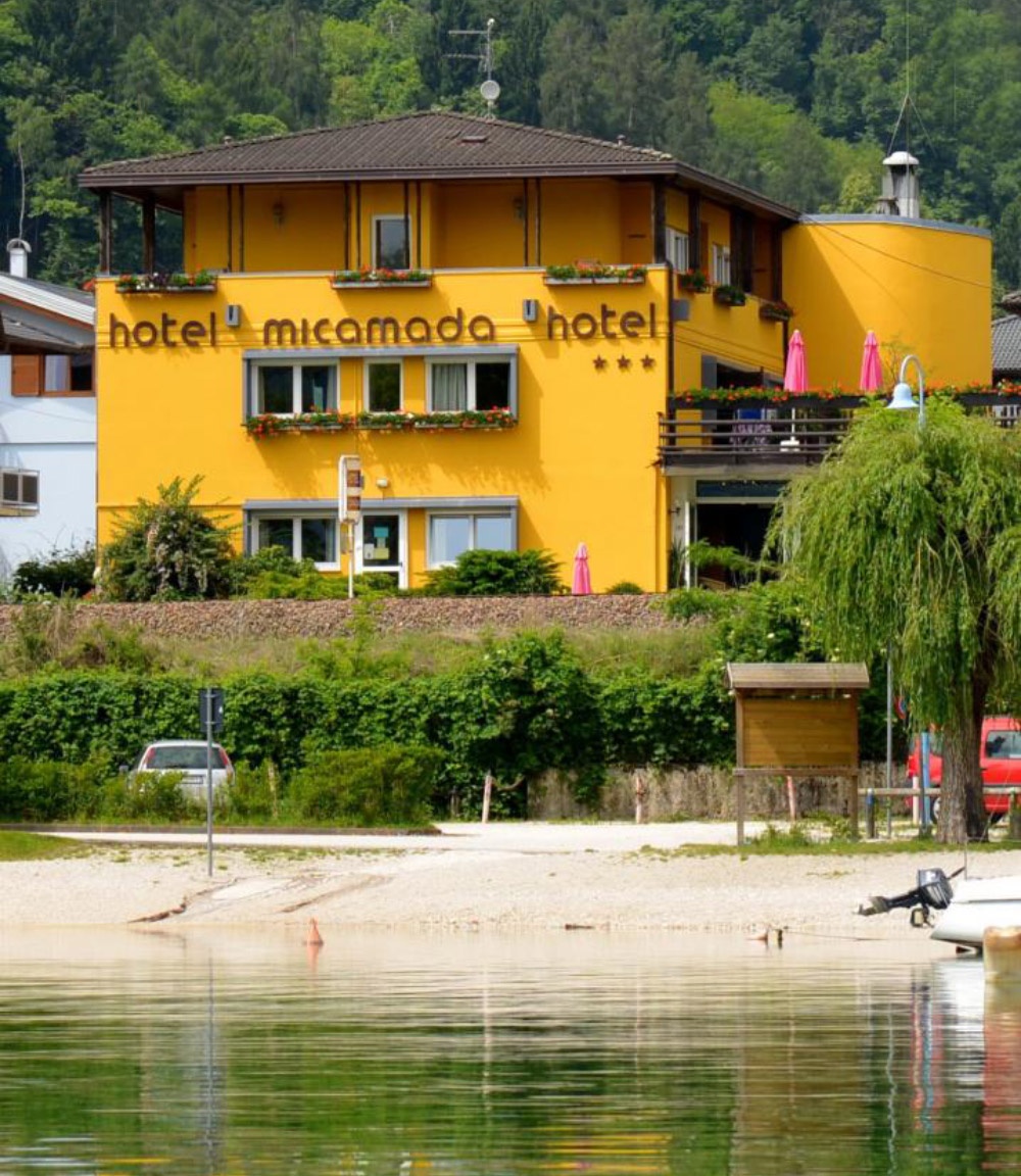 Motorrad Hotel Micamada in Calceranica al Lago