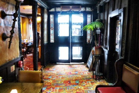  George & Pilgrim – RelaxInnz in Glastonbury 