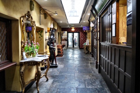  George & Pilgrim – RelaxInnz in Glastonbury 