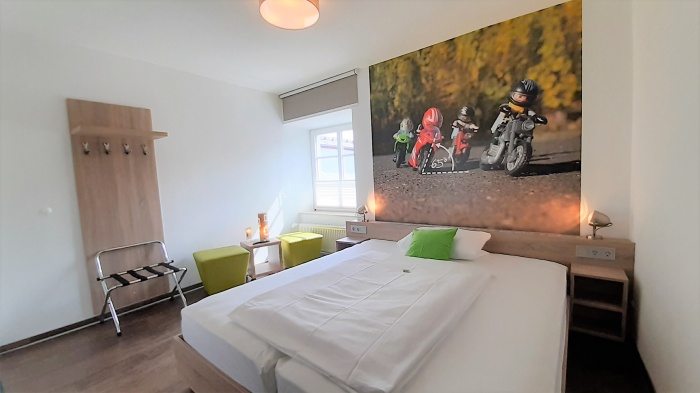  Fahrradtour übernachten im WINKELWERKSTATT hotel + café in Kröv  