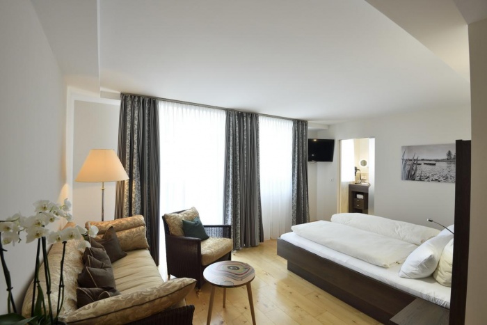 Our motorcyclist-friendly Hotel Zum Kronprinzen    Our motorcyclist-friendly Hotel Zum Kronprinzen