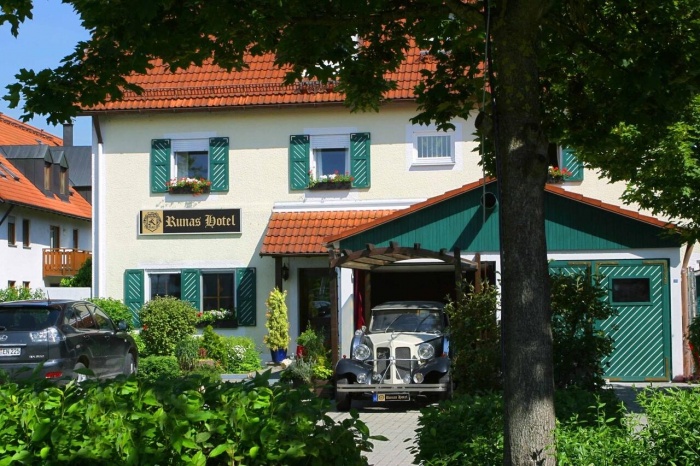  Our motorcyclist-friendly Runas Hotel  