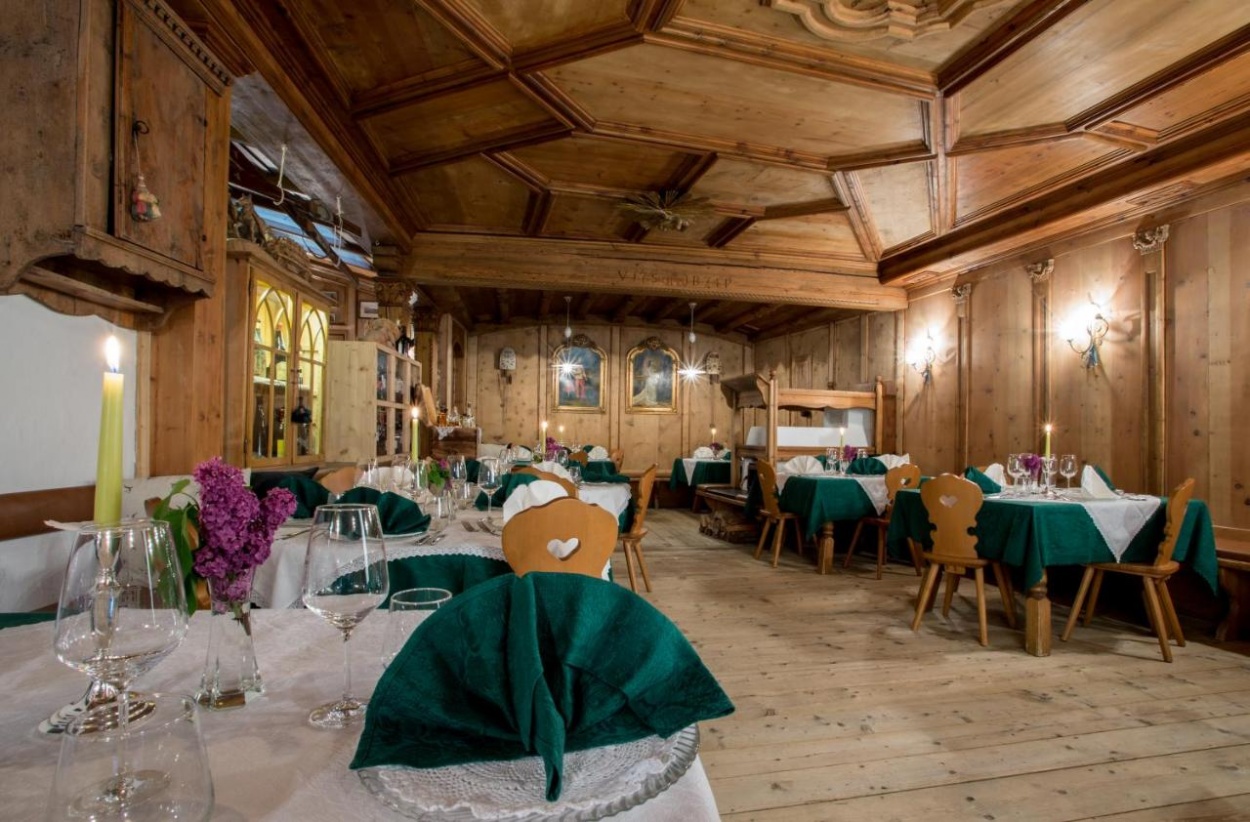  Our motorcyclist-friendly Historic Hotel Ristorante La Stua  