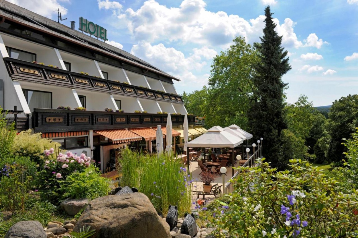  Hotel Restaurant Bergschlößchen in Simmern 
