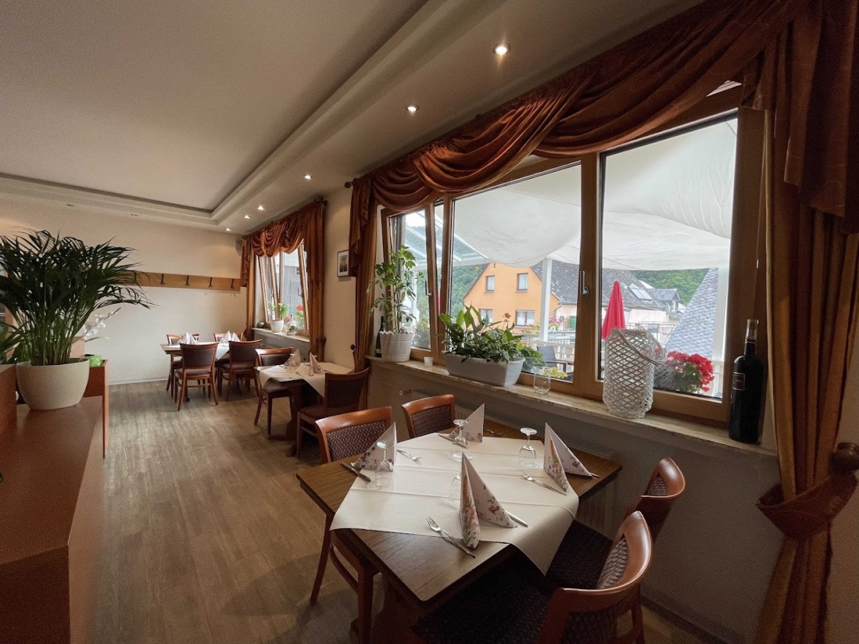  Hotel Restaurant zur Mosel in Minheim 