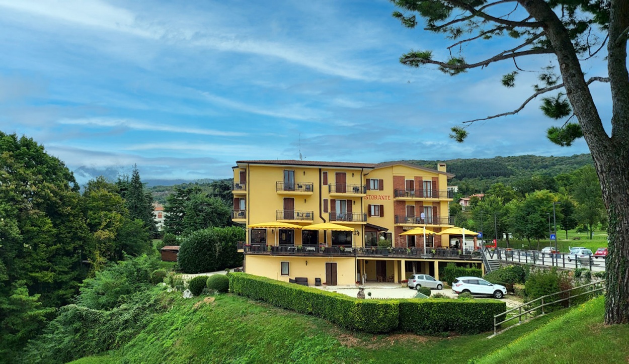  Hotel Costabella in San Zeno Di Montagna 