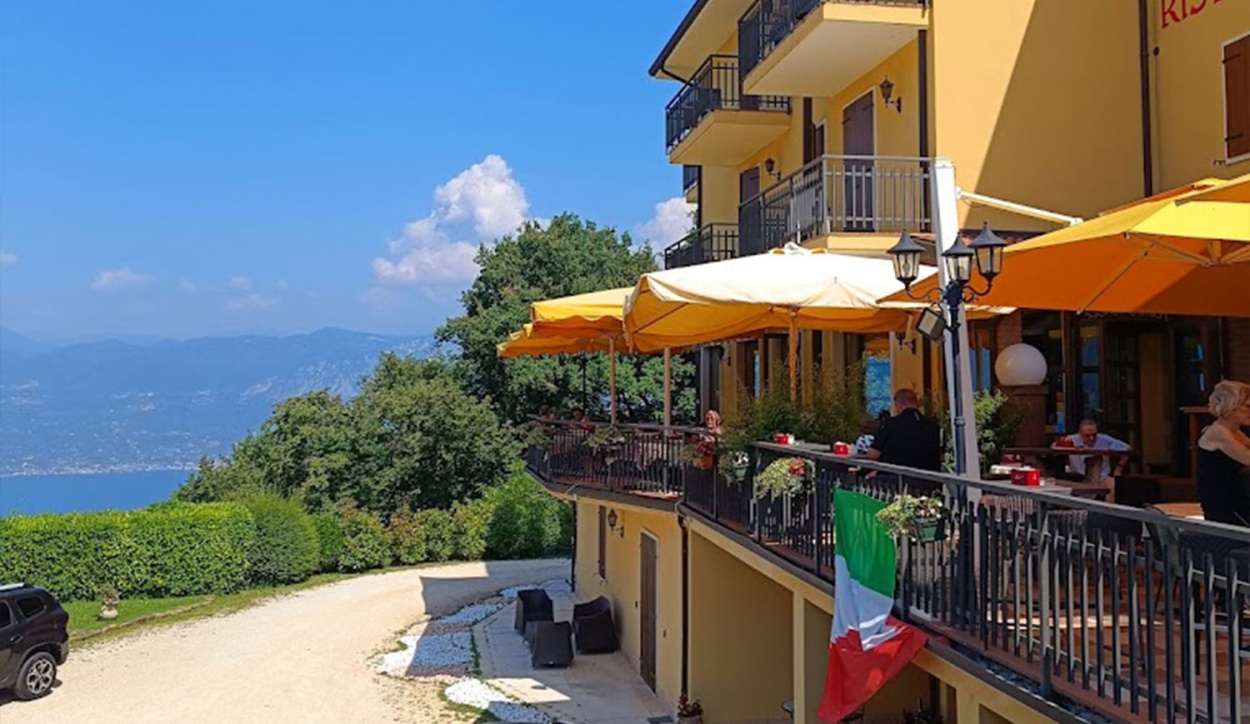  Hotel Costabella in San Zeno Di Montagna 