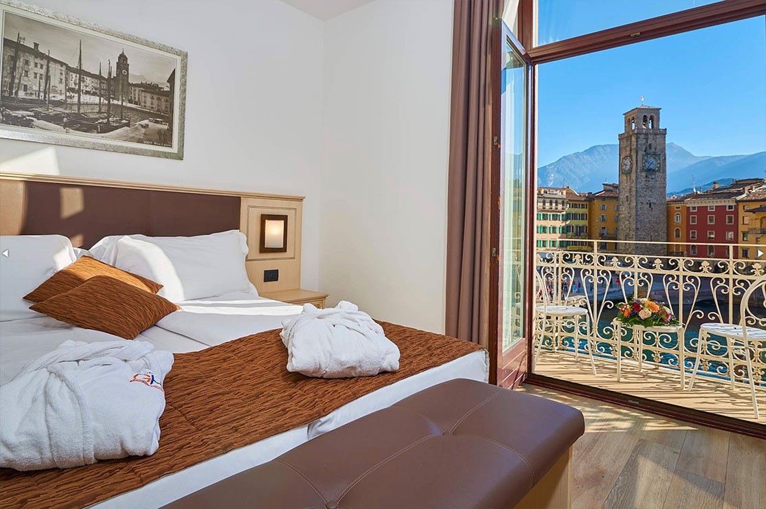 bikerfreundlches Hotel Europa - Skypool & Panorama in Riva del Garda   bikerfreundlches Hotel Europa - Skypool & Panorama in Riva del Garda
