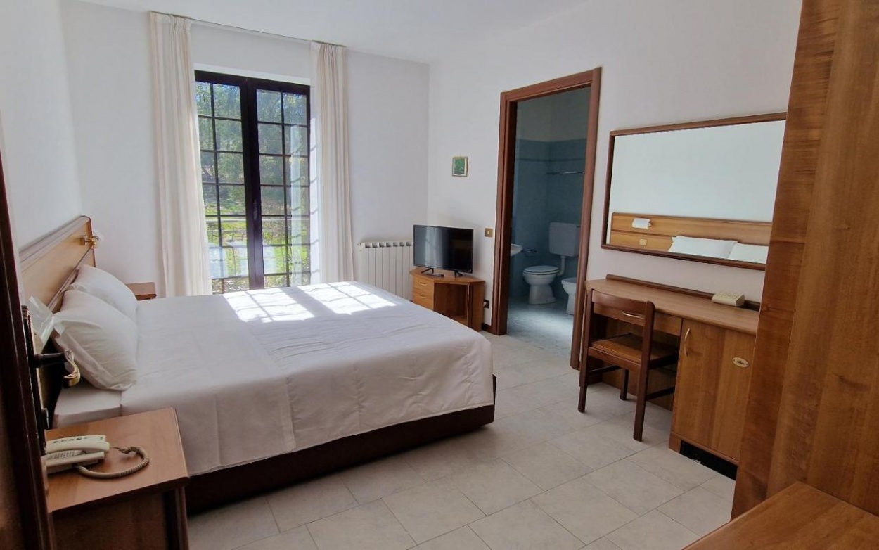  Hotel Montegrino Lakeview in Montegrino Valtravaglia 