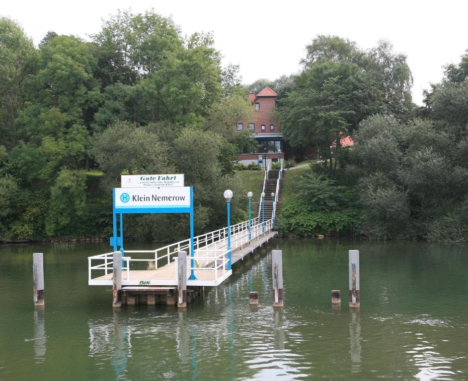  Seehotel Heidehof in Klein Nemerow 