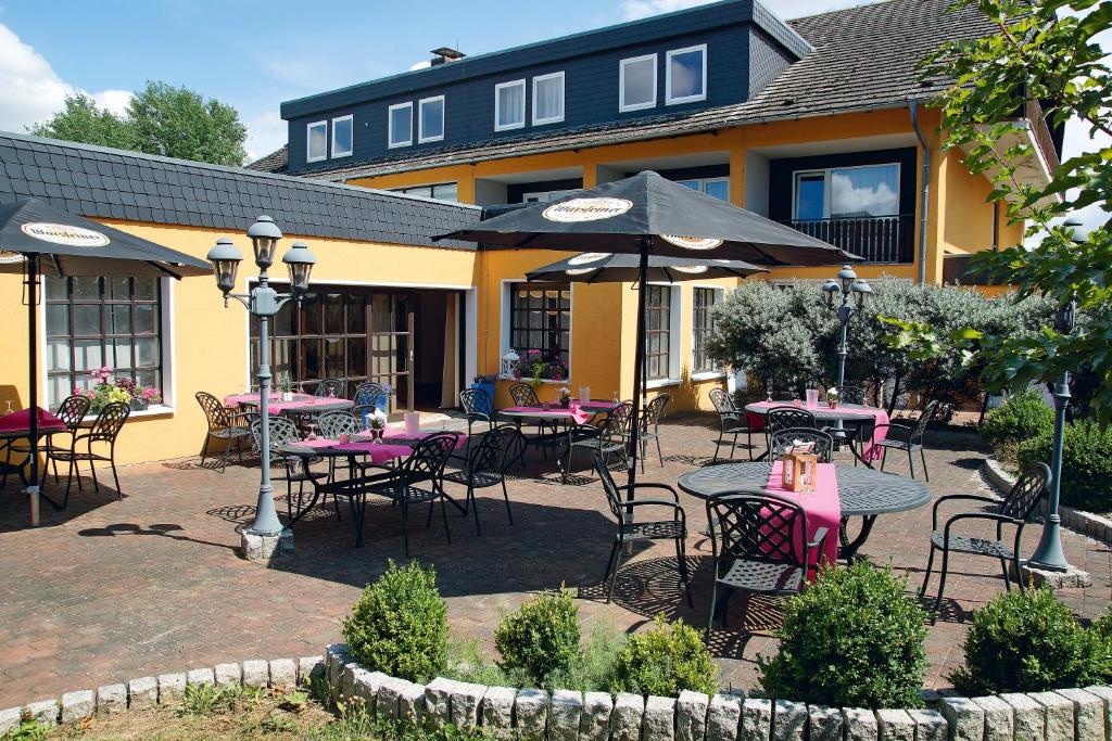 Motorrad- & Radsporthotel AVALON Hotel Königshof in Königslutter am Elm – Hotelansicht