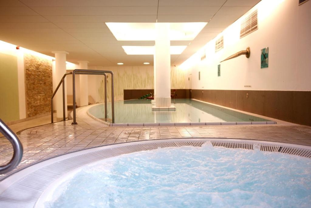 Motorrad- & Radsporthotel Sonnenhotel Bayerischer Hof in Waldmünchen – Hotelansicht