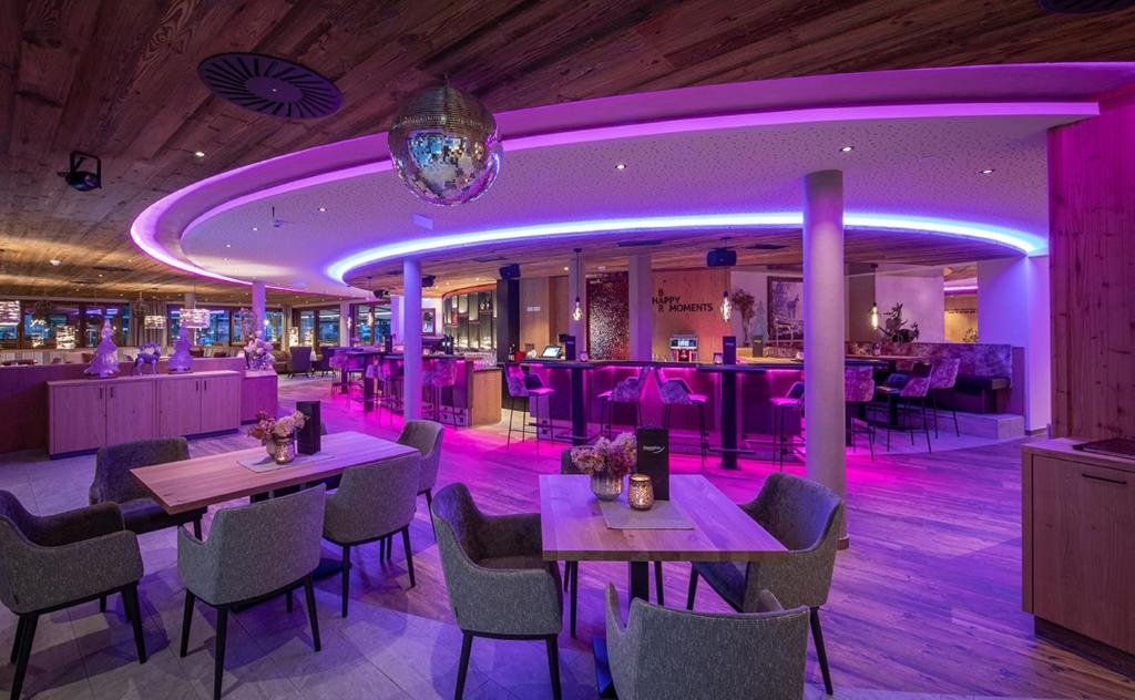 Motorrad- & Radsporthotel Sport und Familienresort Alpenblick in Zell am See – Hotelansicht