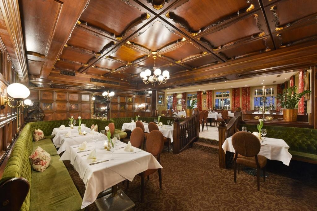 Motorrad- & Radsporthotel Historic Boutique Hotel Cella Central in Zell am See – Hotelansicht