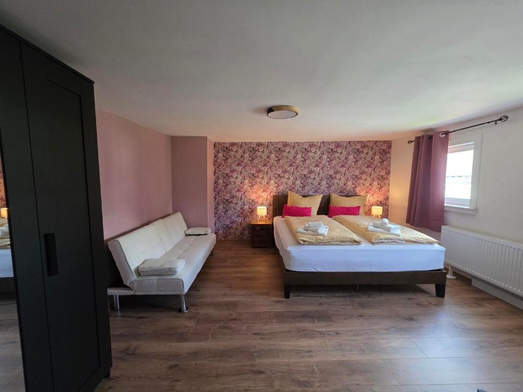 Motorrad- & Radsporthotel Wahner Karl Haus in Königswalde – Hotelansicht