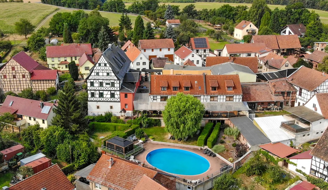  motorradfahrerfreundliches Landhotel Edelhof in Uhlstädt-Kirchhasel  