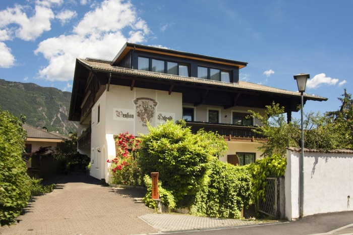 Biker Hotel Pension Hilpold in Lana