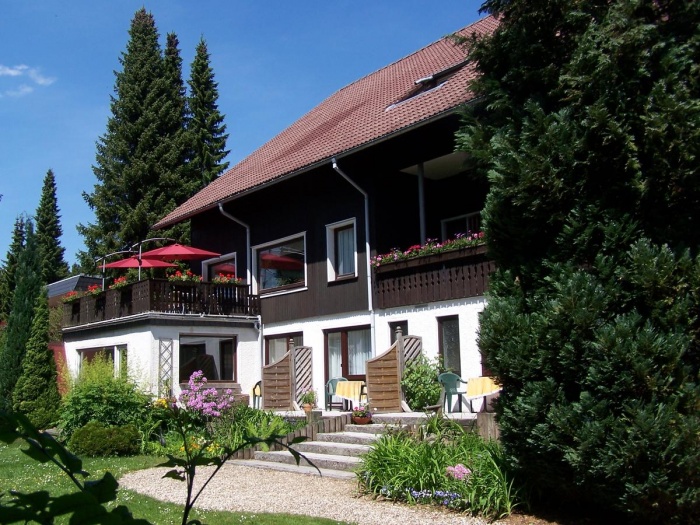 Our motorcyclist-friendly Hotel Vier Jahreszeiten    Our motorcyclist-friendly Hotel Vier Jahreszeiten