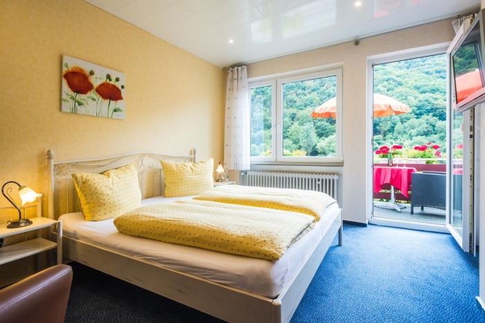  Familienfreundliches  Moselromantik-Hotel zum Löwen in Ediger-Eller 