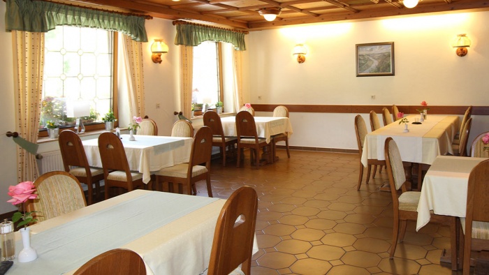 Moselromantik-Hotel Dampfmühle in Enkirch / Mosel   Moselromantik-Hotel Dampfmühle in Enkirch / Mosel