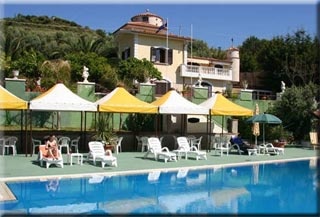 Motorrad Hotel La Colombaia in Agropoli